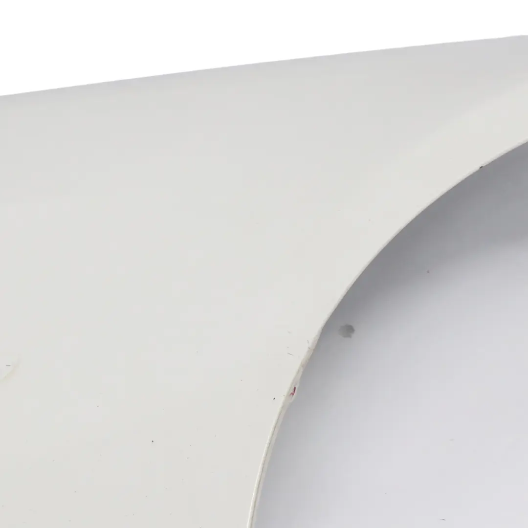 BMW E90 E91 Panel Lateral Guardabarros Delantera Derecha Alpinweiss 3 - 300 - SKU 7135680-AW2 - Número de pieza 7135680