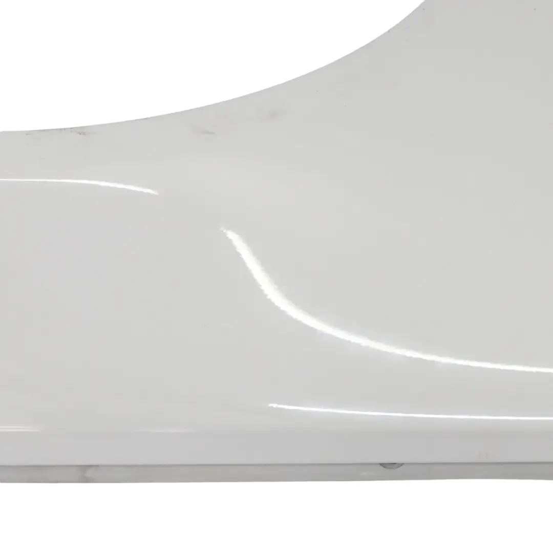 BMW E90 E91 Panel Lateral Guardabarros Delantera Derecha Alpinweiss 3 - 300 - SKU 7135680-AW2 - Número de pieza 7135680