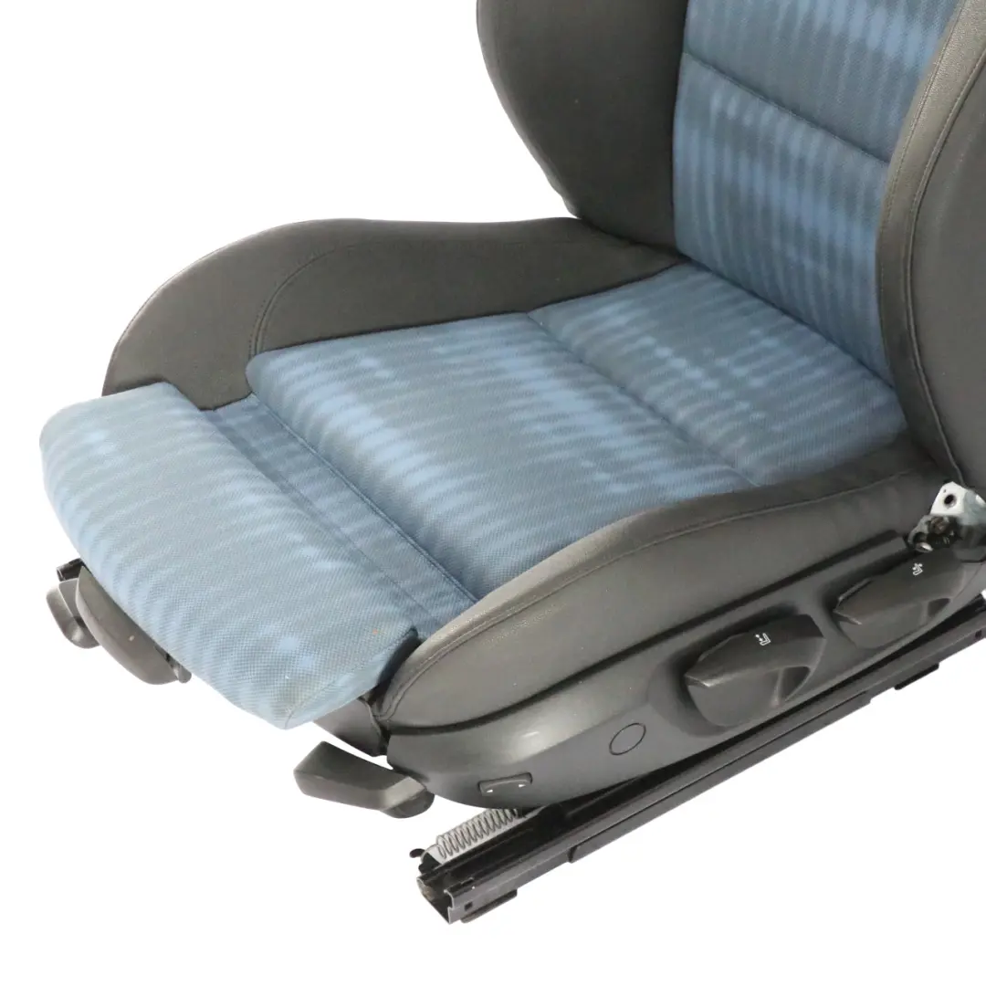 Panno / Finta Pelle Interno Anteriore Sinistro Sedile Sydney Blu Blau per BMW E87 con numero di parte 7139585 BMW E87 Panno / Finta Pelle Interno Anteriore Sinistro Sedile Sydney Blu Blau - SKU 7139585-1 - Numero di parte 7139585