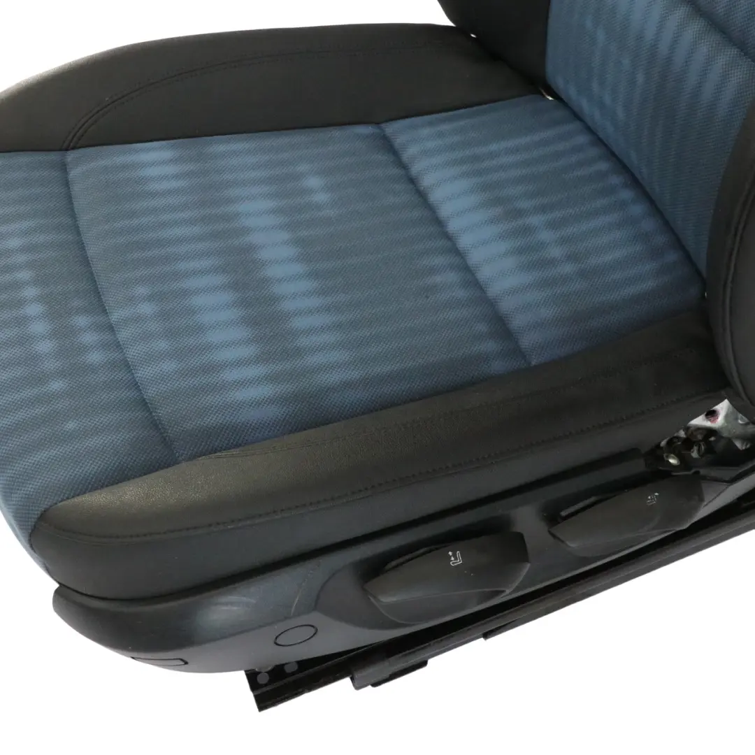 Fotel Przedni Lewy Materiał Imitacja Skóry Sydney Niebieski do BMW E87 o numerze 7139585 BMW E87 Fotel Przedni Lewy Materiał Imitacja Skóry Sydney Niebieski - SKU 7139585 - Numer Części 7139585