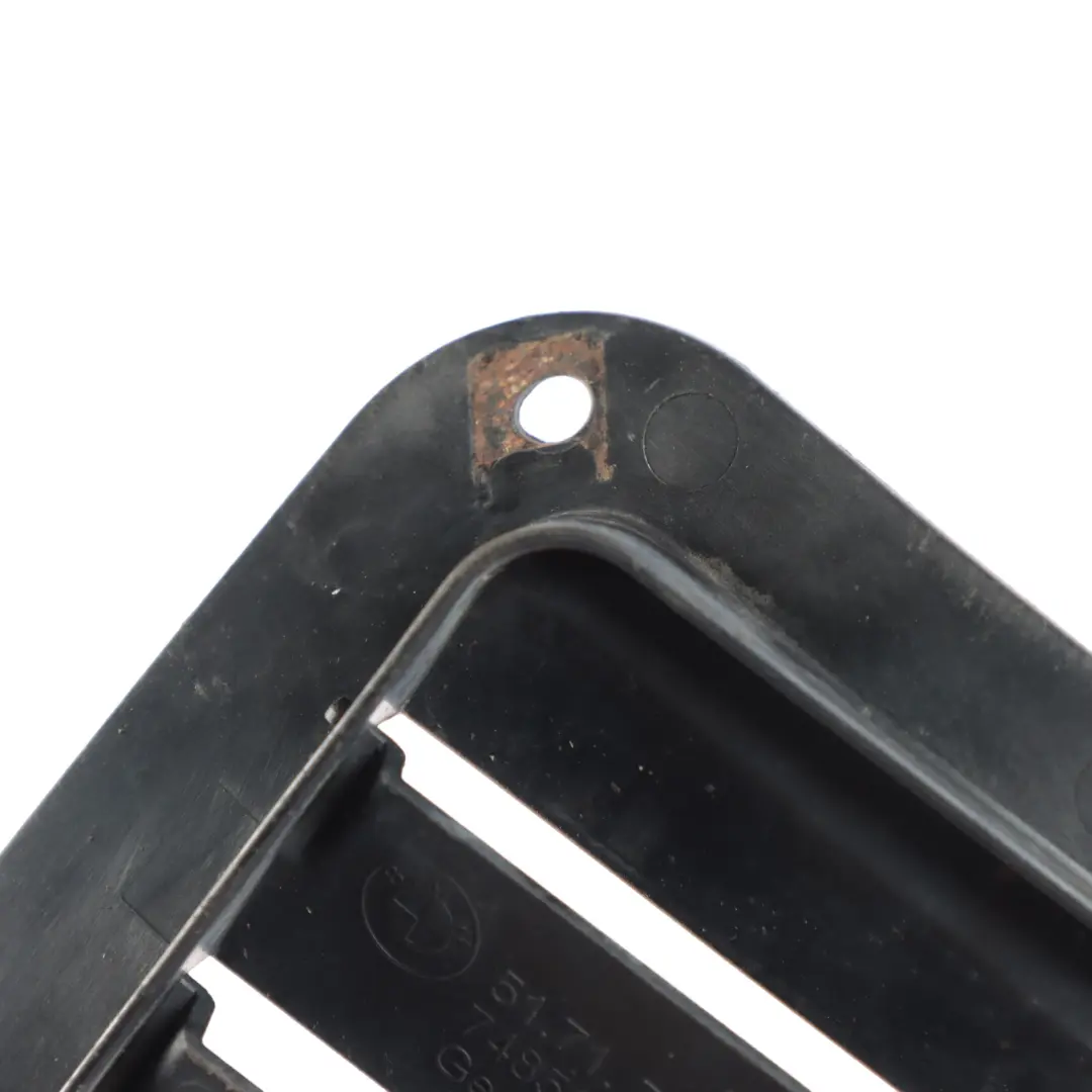 Oil Cooler Front Right O/S Air Duct Channel to BMW E90 E91 X1 E84 Engine with Part number 7161436 BMW E90 E91 X1 E84 Engine Oil Cooler Front Right O/S Air Duct Channel - SKU 7161436 - Part number 7161436