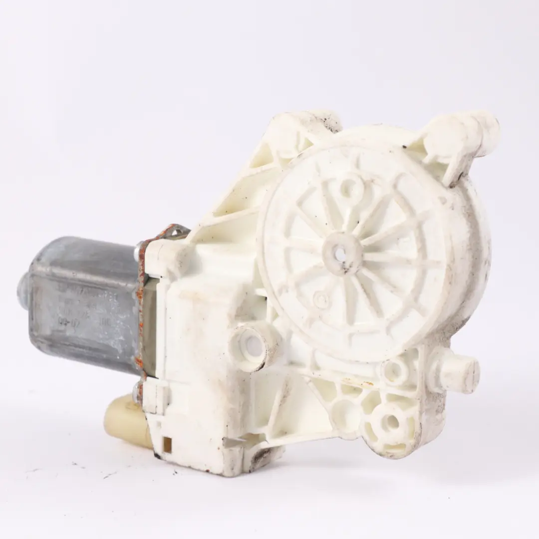 Ventana Motor Puerta Trasera Izquierda Elevador Motor para BMW E93 con número de pieza 7198173 BMW E93 Ventana Motor Puerta Trasera Izquierda Elevador Motor - SKU 7198173 - Número de pieza 7198173
