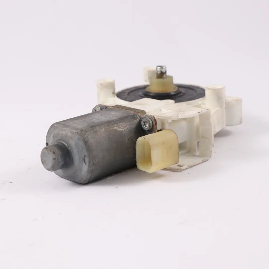 Heck Scheibenantrieb Heber Motor Getriebe Rechts Regler für BMW E93 mit Teilenummer 7198174 BMW E93 Heck Scheibenantrieb Heber Motor Getriebe Rechts Regler - SKU 7198174 - Teilenummer 7198174