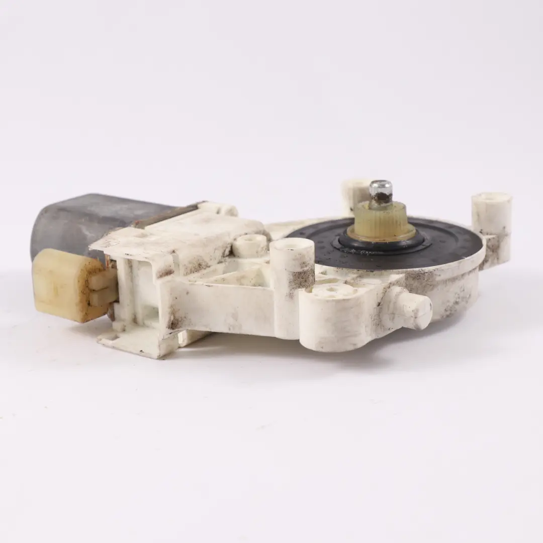 Window Drive Lifter Motor Gear Right O/S Regulator to BMW E93 Rear with Part number 7198174 BMW E93 Rear Window Drive Lifter Motor Gear Right O/S Regulator - SKU 7198174 - Part number 7198174