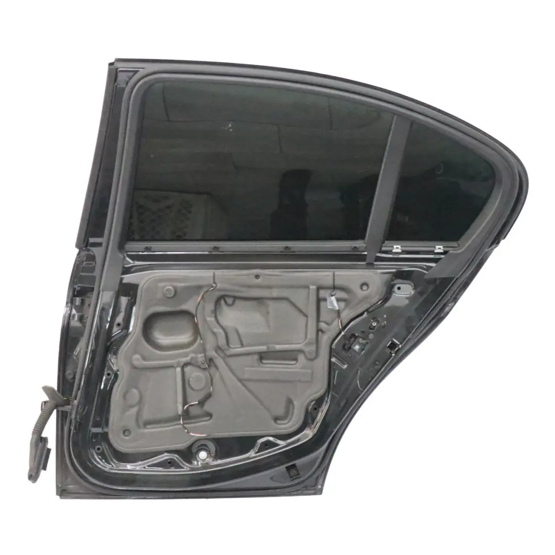 Porta posteriore destra Nero Zaffiro Metallizzato - 475 per BMW E90 con numero di parte 7203648 BMW E90 Porta posteriore destra Nero Zaffiro Metallizzato - 475 - SKU 7203648-BS - Numero di parte 7203648