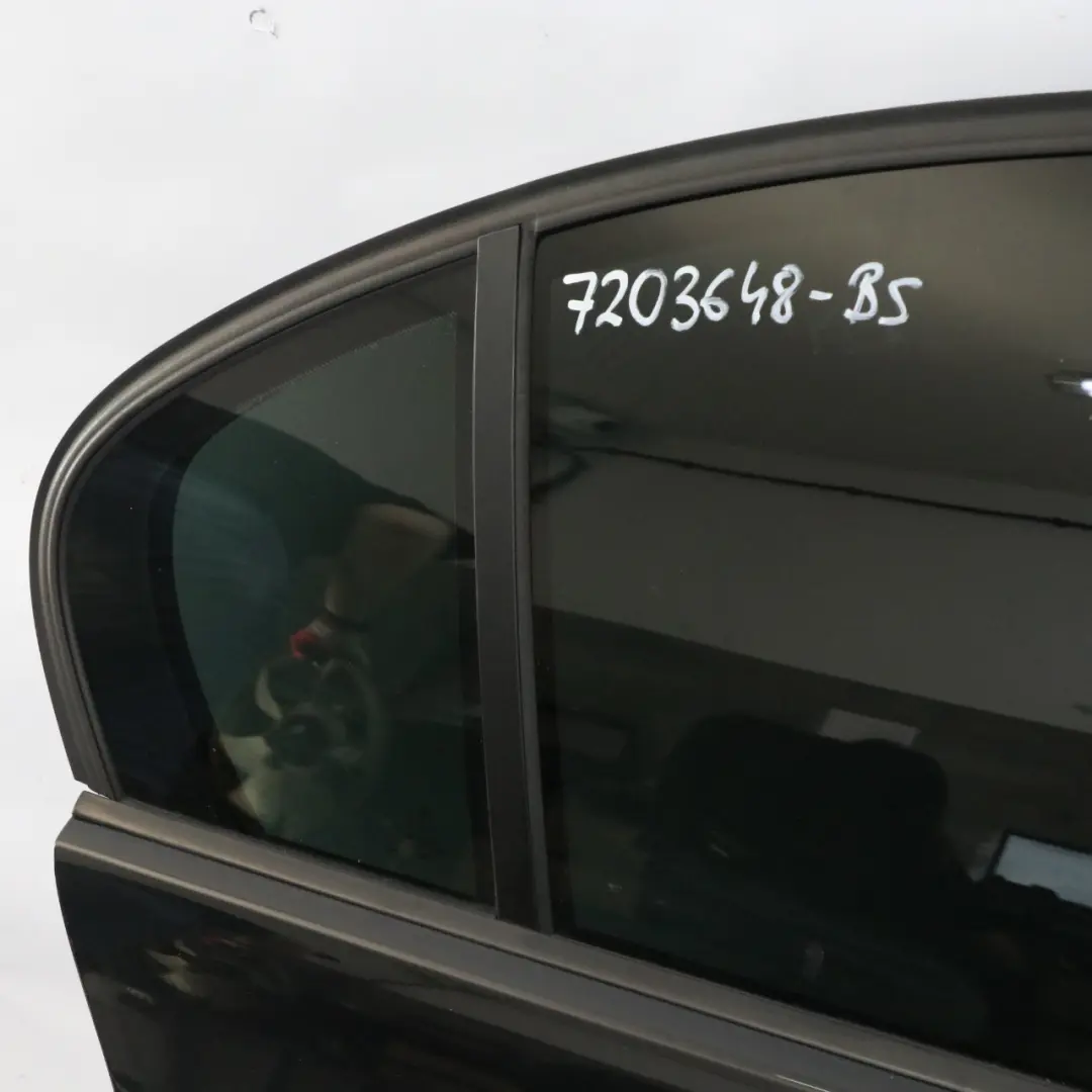 Tür Hinten Rechts Schwarz Saphir Metallic - 475 für BMW E90 mit Teilenummer 7203648 BMW E90 Tür Hinten Rechts Schwarz Saphir Metallic - 475 - SKU 7203648-BS - Teilenummer 7203648