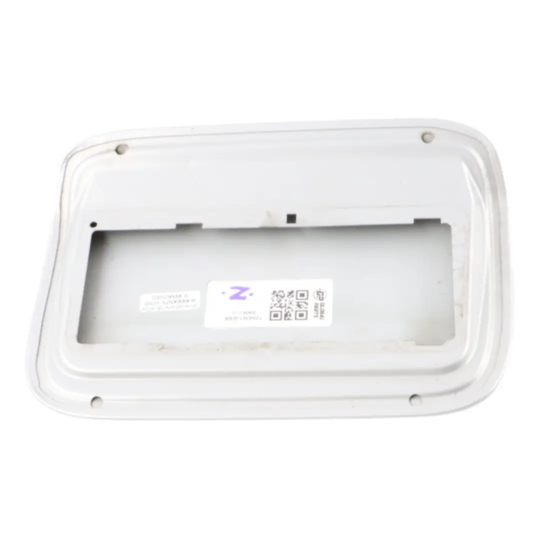 Coperchio Riempimento Carburante Glacier Argento Metallic - A83 per BMW F10 con numero di parte 7204341 BMW F10 Coperchio Riempimento Carburante Glacier Argento Metallic - A83 - SKU 7204341-GSB - Numero di parte 7204341