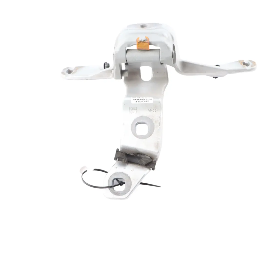 Zawias Bagażnika Tylny Prawy Górny Titan Silver 354 7200534 do BMW F07 GT o numerze 7233588 BMW F07 GT Zawias Bagażnika Tylny Prawy Górny Titan Silver 354 7200534 - SKU 7233588-TS - Numer Części 7233588