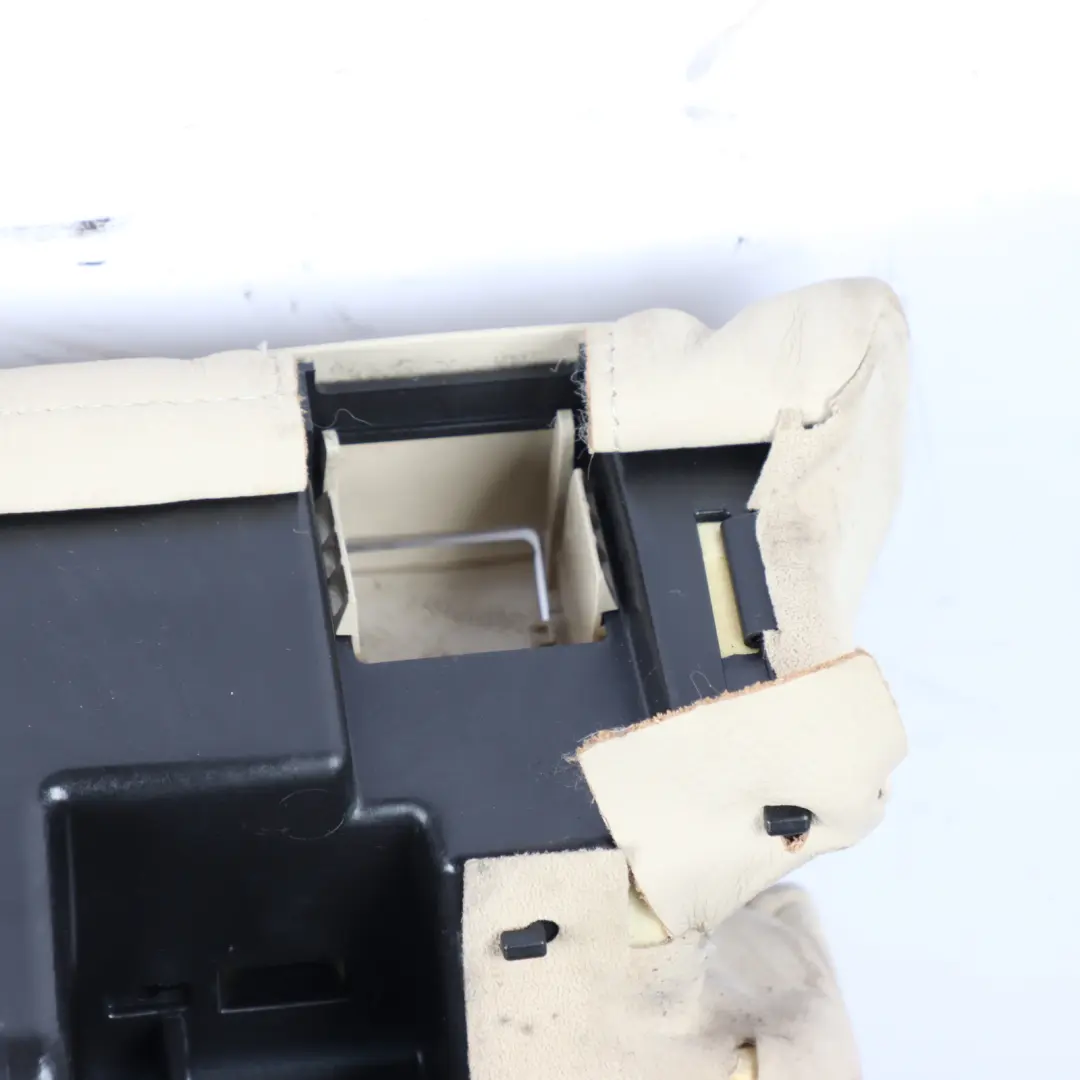 Siège arrière gauche en cuir Cover Couch Cream Beige pour BMW E93 Cabrio Convertible à propos du numéro de pièce 7246645 BMW E93 Cabrio Convertible Siège arrière gauche en cuir Cover Couch Cream Beige - SKU 7246645 - Numéro de pièce 7246645