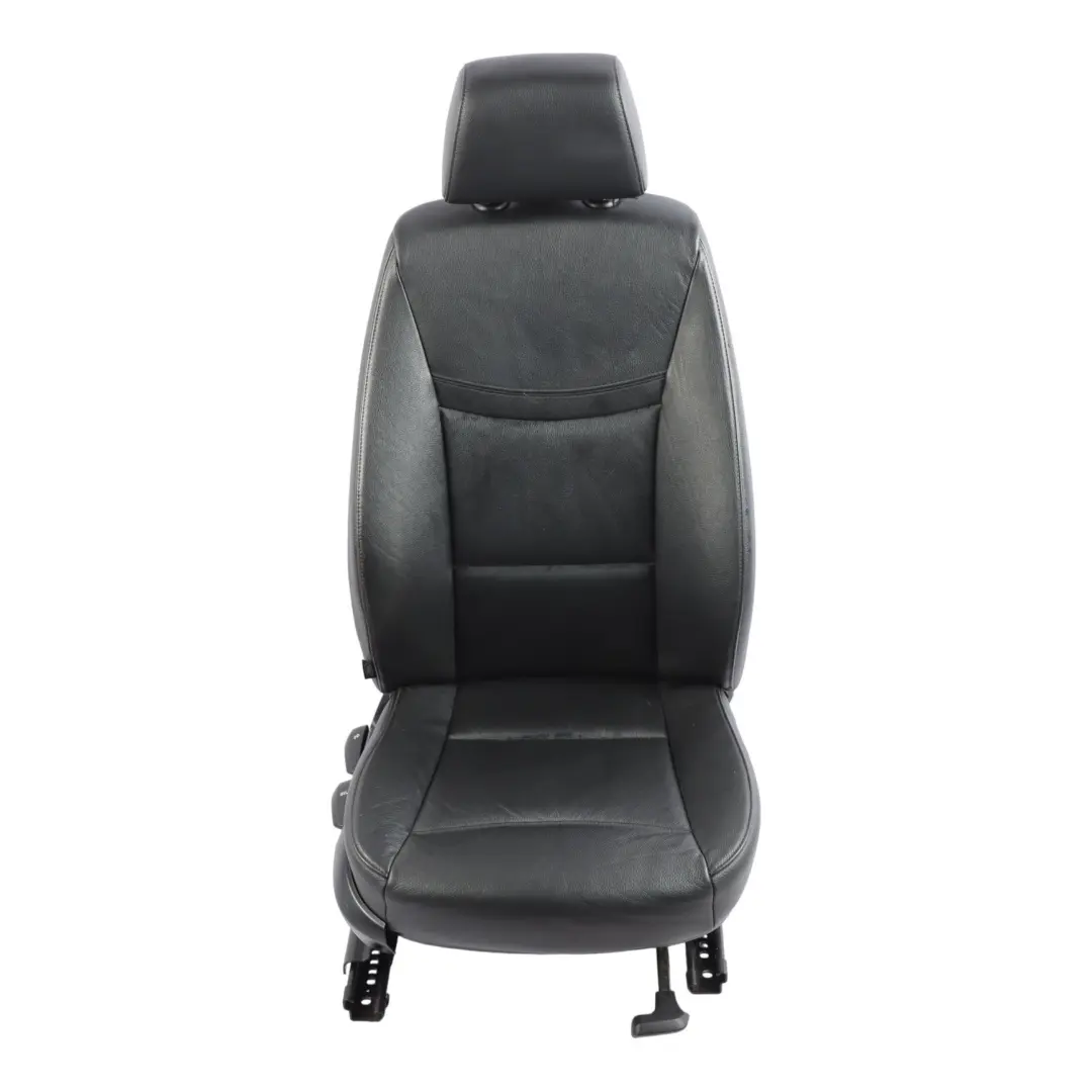 Fotel Prawy Przód Grzany Skóra Czarny do BMW E90 LCI o numerze 7246800 BMW E90 LCI Fotel Prawy Przód Grzany Skóra Czarny - SKU 7246800-3 - Numer Części 7246800
