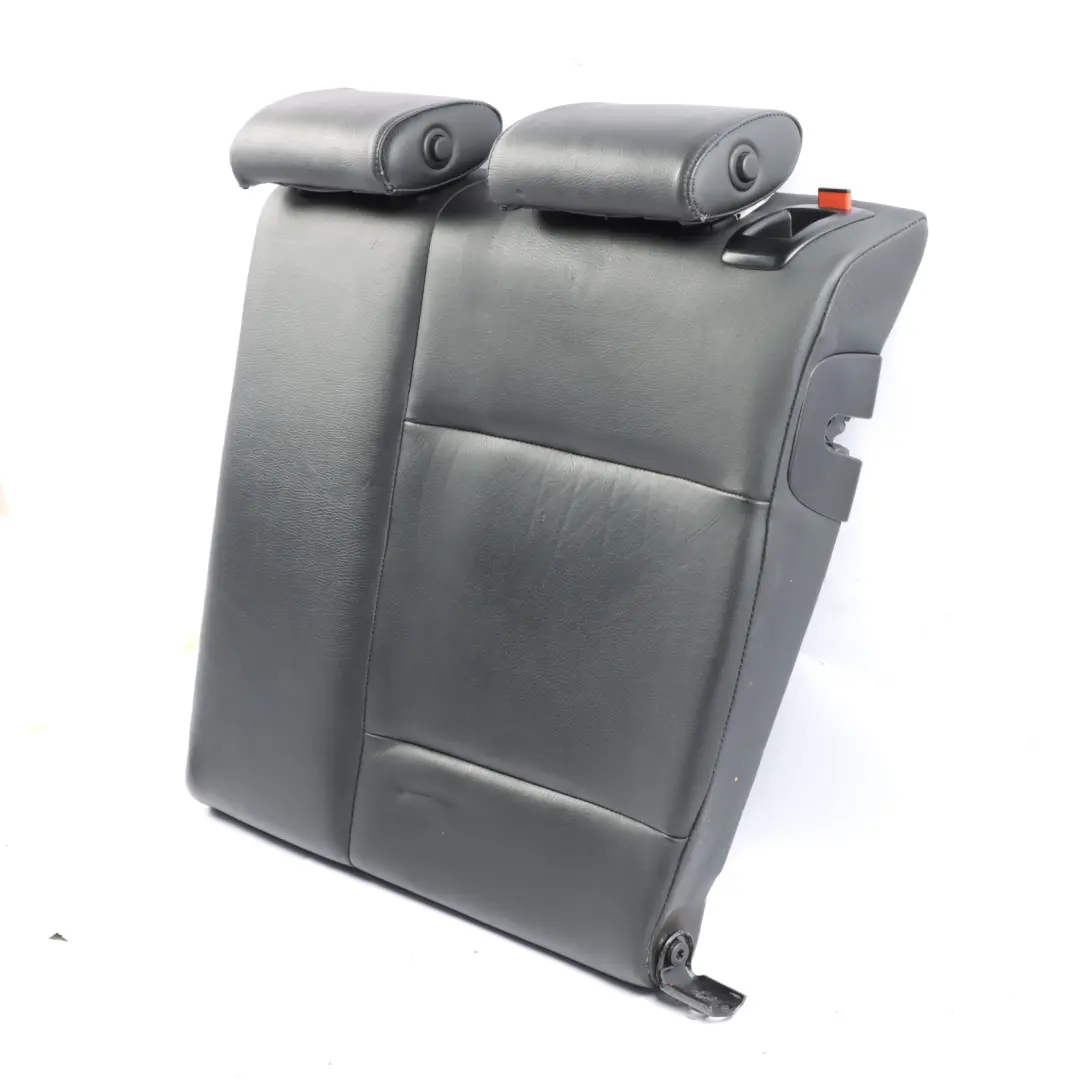 Coprisedile posteriore in pelle Schienale sinistro Boston Nero per BMW E87 LCI con numero di parte 7251195 BMW E87 LCI Coprisedile posteriore in pelle Schienale sinistro Boston Nero - SKU 7251195 - Numero di parte 7251195