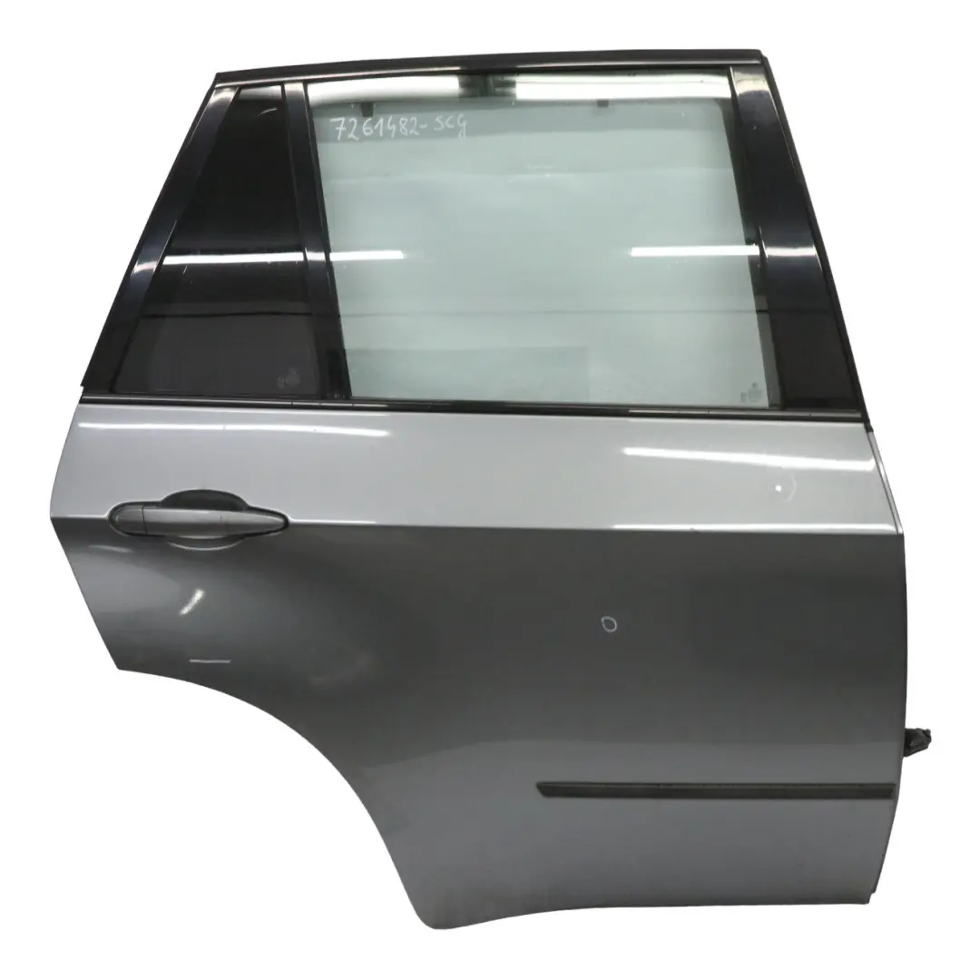 Drzwi Prawe Tylne Spacegrau Szary Metalik - A52 do BMW X5 E70 o numerze 7261482 BMW X5 E70 Drzwi Prawe Tylne Spacegrau Szary Metalik - A52 - SKU 7261482-SCG - Numer Części 7261482
