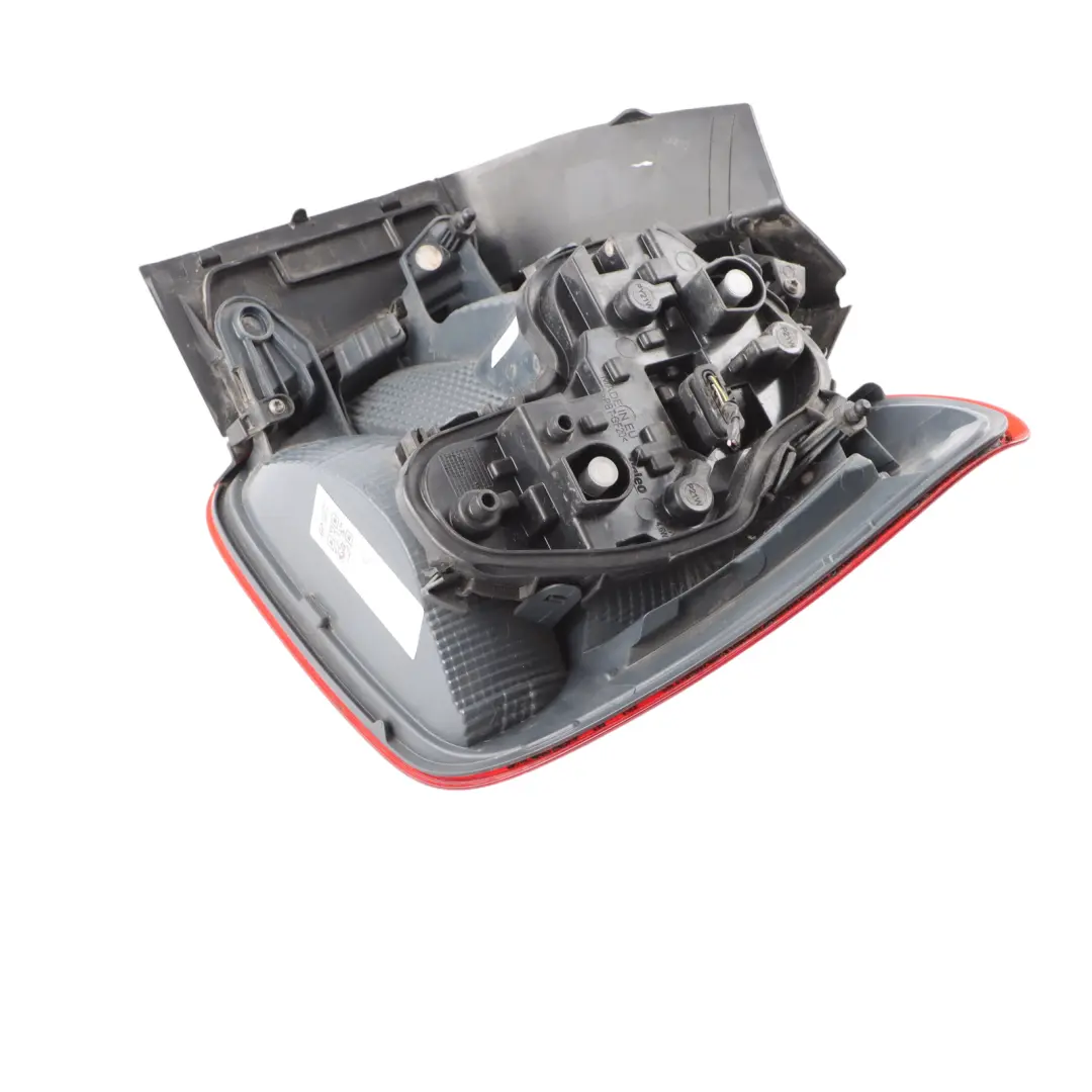 Feu Arrière Blanc Clignotant Gauche pour BMW F20 F21 à propos du numéro de pièce 7270097 BMW F20 F21 Feu Arrière Blanc Clignotant Gauche - SKU 7270097-1 - Numéro de pièce 7270097