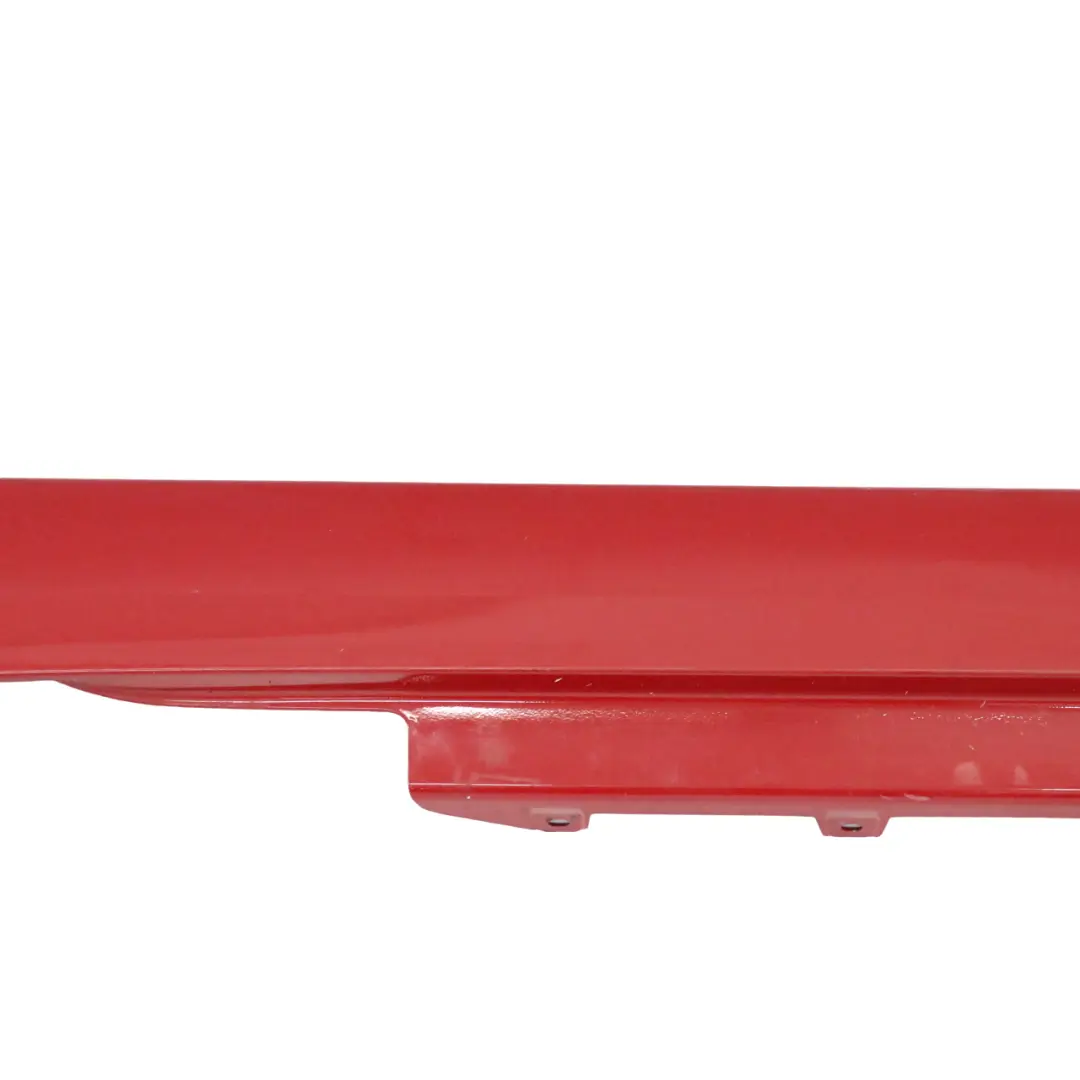 Faldon Lateral Izquierdo Sill Strip Karmesinrot Rojo Carmesi - A61 para BMW F21 F22 con número de pieza 7293543 BMW F21 F22 Faldon Lateral Izquierdo Sill Strip Karmesinrot Rojo Carmesi - A61 - SKU 7293543-KAR1 - Número de pieza 7293543