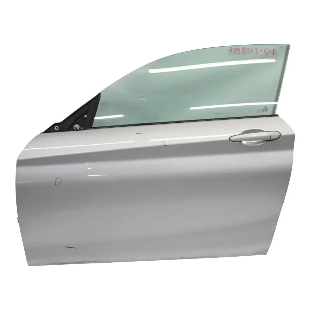 Puerta delantera izquierda Glacier Silber Silver Metallic - A83 para BMW F21 F22 F23 con número de pieza 7298043 BMW F21 F22 F23 Puerta delantera izquierda Glacier Silber Silver Metallic - A83 - SKU 7298043-GSB - Número de pieza 7298043