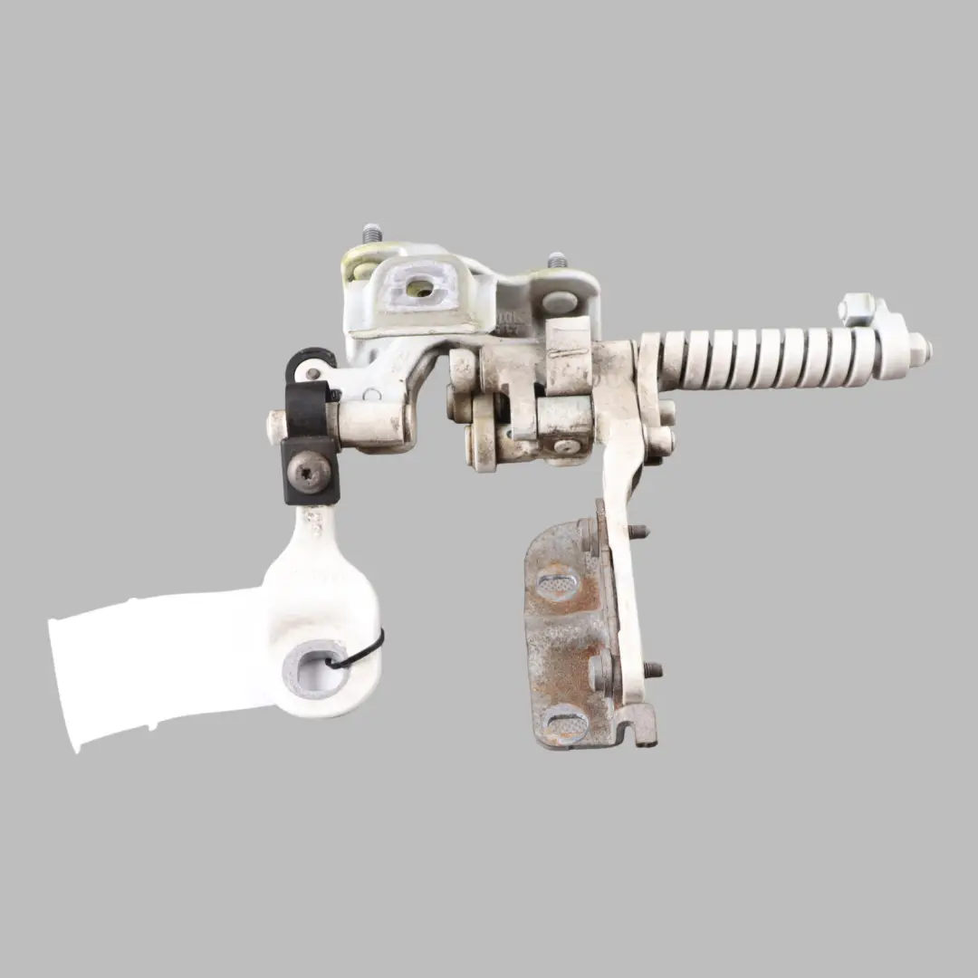 Zawias Klapy Bagażnika Tylny Lewy Biały Alpejski 300 do BMW F31 o numerze 7298069 BMW F31 Zawias Klapy Bagażnika Tylny Lewy Biały Alpejski 300 - SKU 7298069-AW - Numer Części 7298069