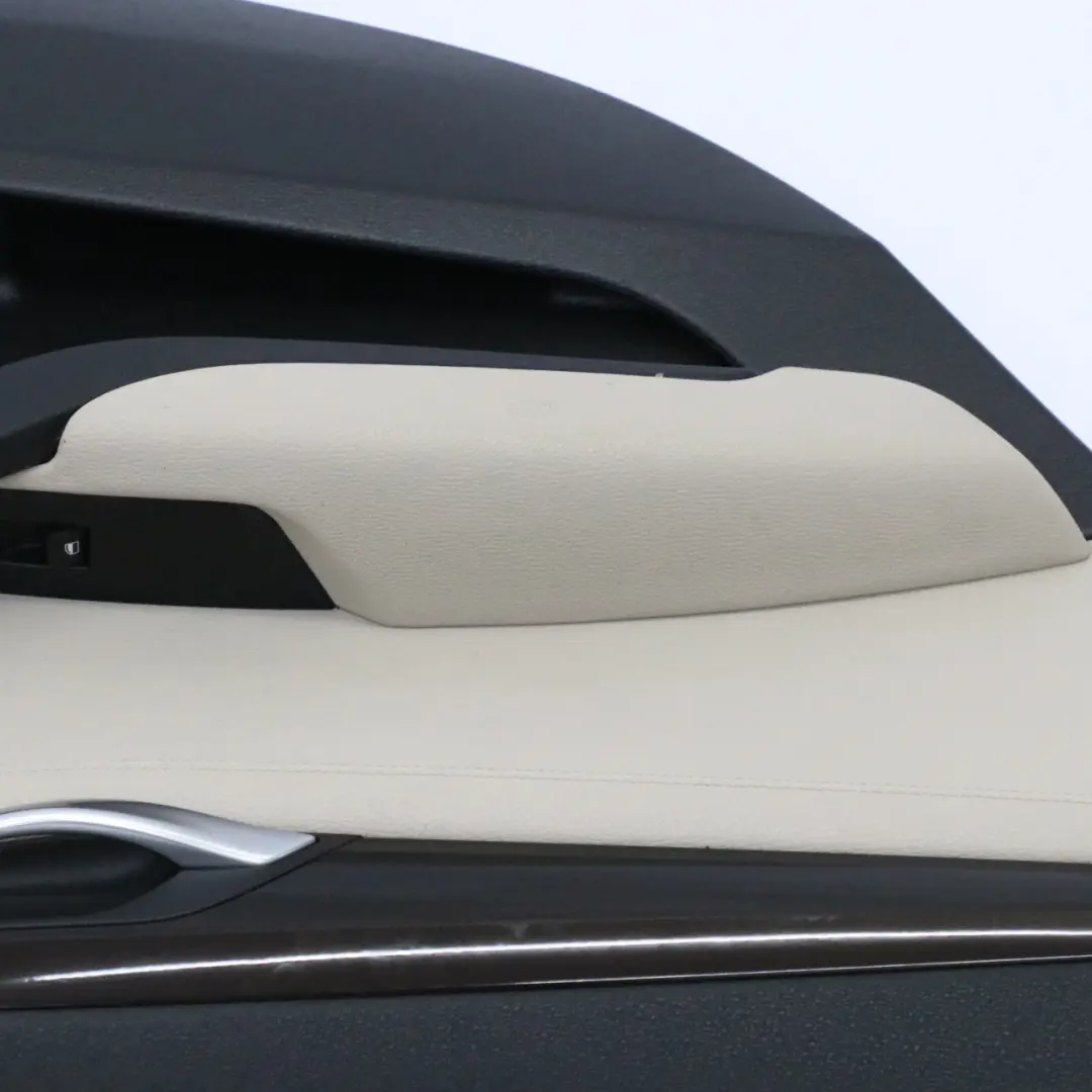 Carte porte Garniture arrière gauche Cuir Nevada Oyster pour BMW X1 E84 à propos du numéro de pièce 7327259 BMW X1 E84 Carte porte Garniture arrière gauche Cuir Nevada Oyster - SKU 7327259-1 - Numéro de pièce 7327259