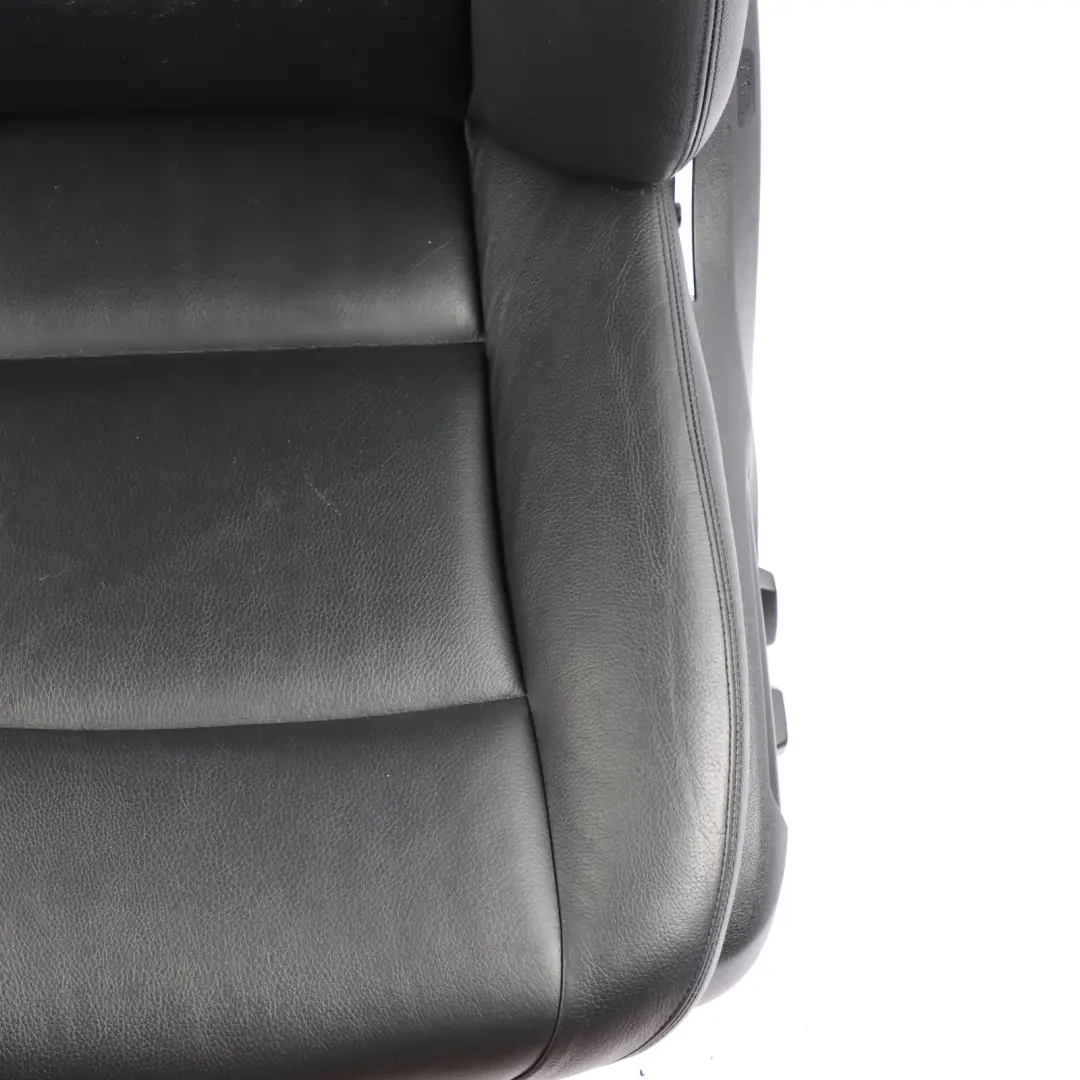 Fotel Lewy Przód Podgrzewany Skóra Czarna do BMW F10 F11 LCI o numerze 7350137 BMW F10 F11 LCI Fotel Lewy Przód Podgrzewany Skóra Czarna - SKU 7350137-2 - Numer Części 7350137