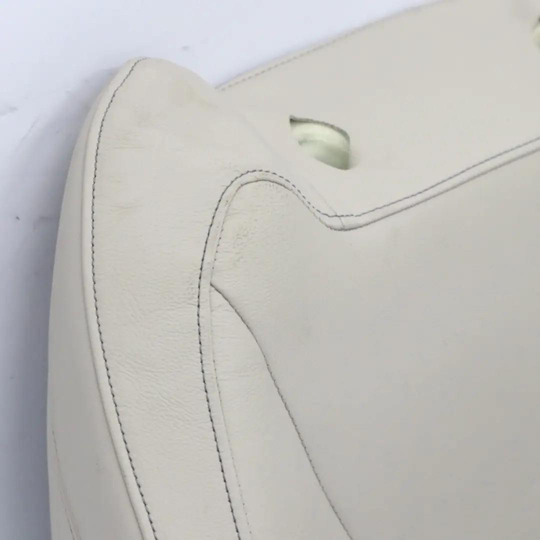 Oparcie Fotela Sport Prawy Przód Grzany Skórzany Oyster do BMW G20 G21 o numerze 7472490 BMW G20 G21 Oparcie Fotela Sport Prawy Przód Grzany Skórzany Oyster - SKU 7472490 - Numer Części 7472490