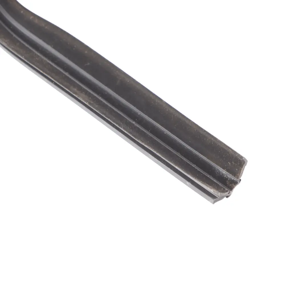 Joint de canal à l'intérieur de la porte avant droite pour BMW F44 à propos du numéro de pièce 7483104 BMW F44 Joint de canal à l'intérieur de la porte avant droite - SKU 7483104 - Numéro de pièce 7483104