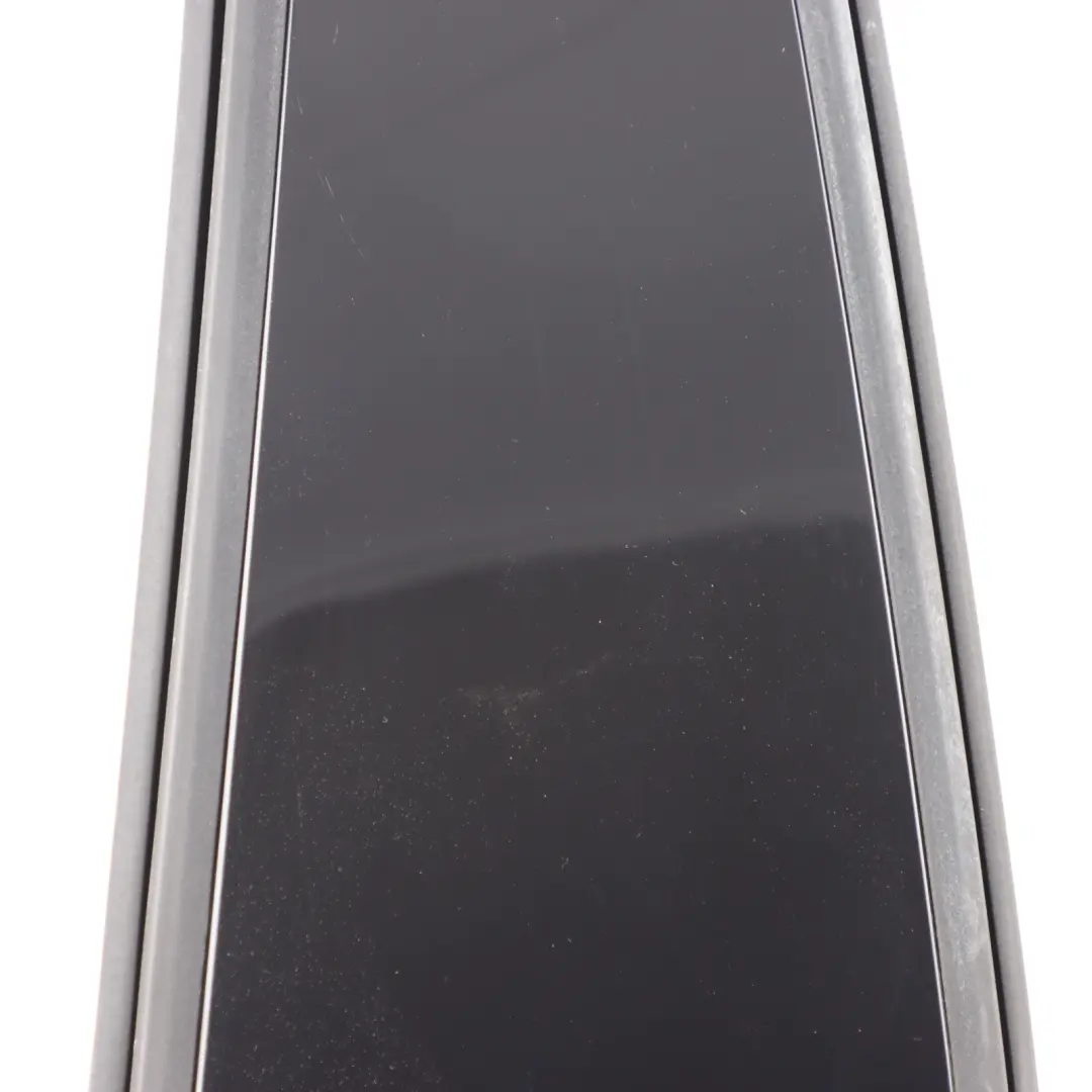 Embellecedor Pilar B Puerta Delantera Izquierda BMW F44 para con número de pieza 7483187 Embellecedor Pilar B Puerta Delantera Izquierda BMW F44 - SKU 7483187 - Número de pieza 7483187