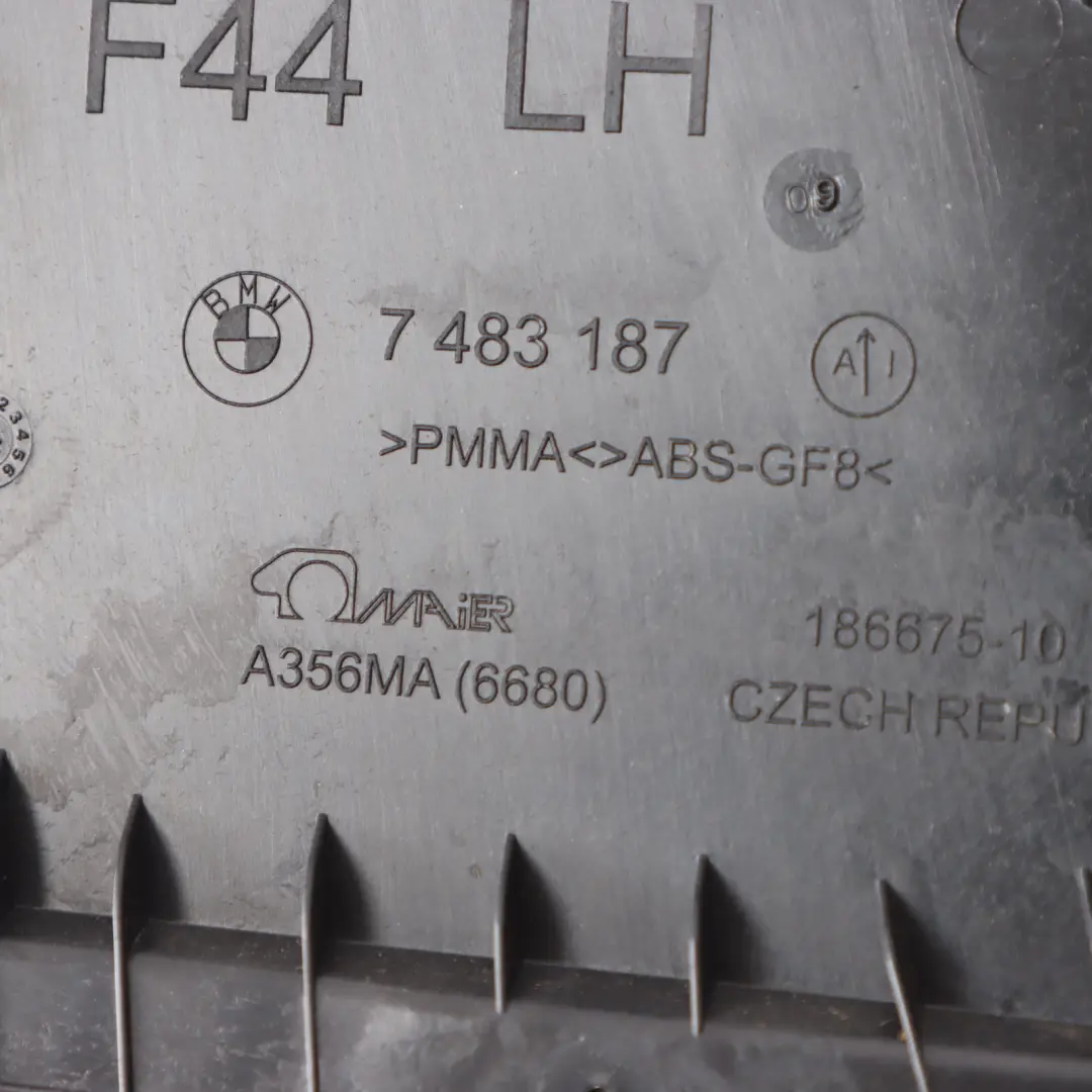 Embellecedor Pilar B Puerta Delantera Izquierda BMW F44 para con número de pieza 7483187 Embellecedor Pilar B Puerta Delantera Izquierda BMW F44 - SKU 7483187 - Número de pieza 7483187