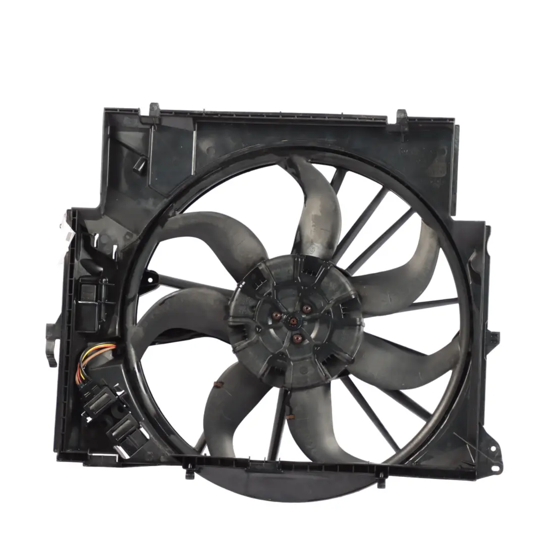 Engine Fan BMW E90 E91 E92 LCI Cooling Radiator 7561712 - SKU 7545366 - Part number 7545366