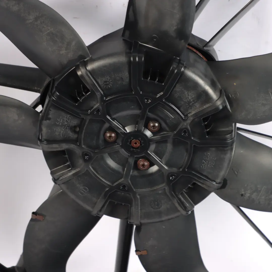 Obudowa Wentylator Chłodnicy Silnika do BMW E90 E91 E92 o numerze 7545366 BMW E90 E91 E92 Obudowa Wentylator Chłodnicy Silnika - SKU 7545366 - Numer Części 7545366