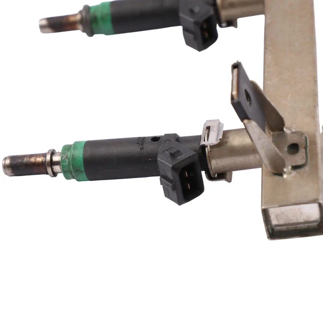 4.4i N62 Petrol Fuel Injectors Injection Rail Line Pipe to BMW X5 E53 with Part number 7558198 BMW X5 E53 4.4i N62 Petrol Fuel Injectors Injection Rail Line Pipe - SKU 7558198 - Part number 7558198