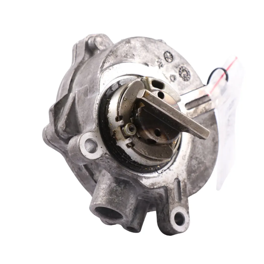  Pompe à vide BMW E60 E61 E63 E65 E53 Moteur essence N62 N62N - SKU 7635657-1 - Numéro de pièce 7635657