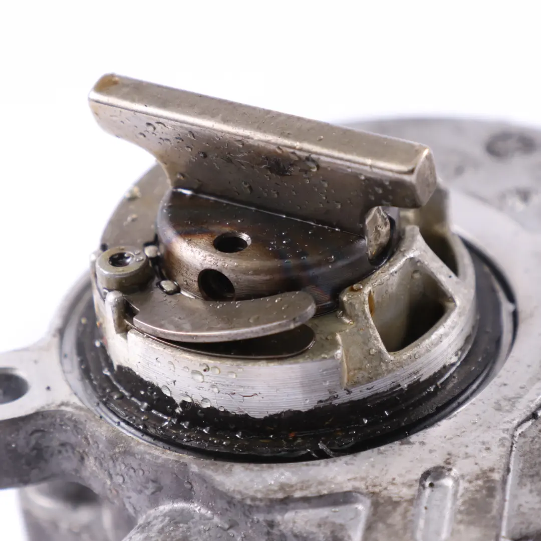  Pompa per vuoto BMW E60 E61 E63 E65 E53 Motore a benzina N62 N62N - SKU 7635657-1 - Numero di parte 7635657