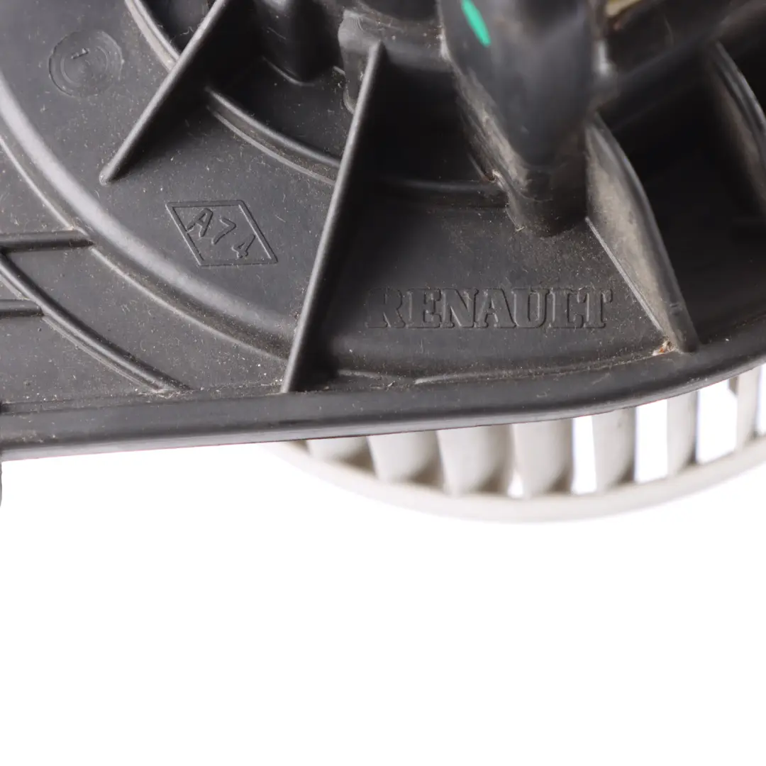 Heater Blower Motor Fan Unit to Renault Master 3 with Part number 7701068976 Renault Master 3 Heater Blower Motor Fan Unit - SKU 7701068976 - Part number 7701068976