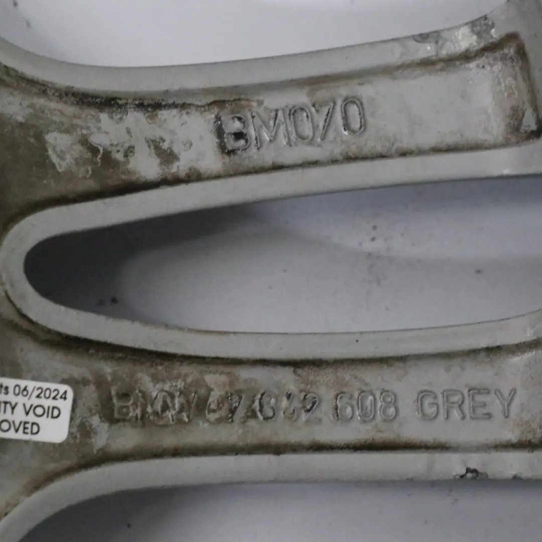 Grey Rear Alloy Wheel Rim 18" 8,5J ET:52 M Double Spoke 261 to BMW E81 E87 with Part number 7842608 BMW E81 E87 Grey Rear Alloy Wheel Rim 18" 8,5J ET:52 M Double Spoke 261 - SKU 7842608-2 - Part number 7842608