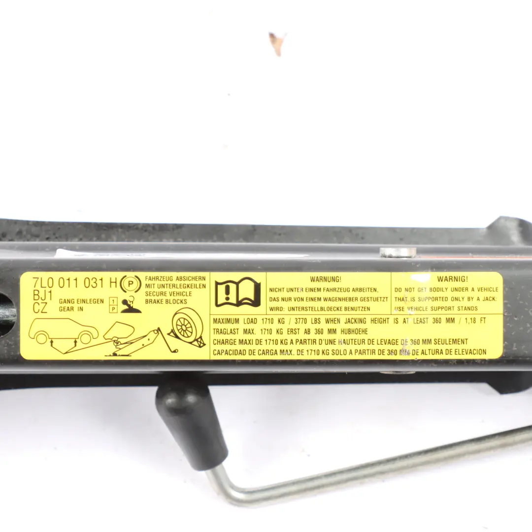 Scissor Car Jack Tool Emergency Lifting Spare Jack to Audi Q7 4L with Part number 7L0011031H Audi Q7 4L Scissor Car Jack Tool Emergency Lifting Spare Jack - SKU 7L0011031H - Part number 7L0011031H