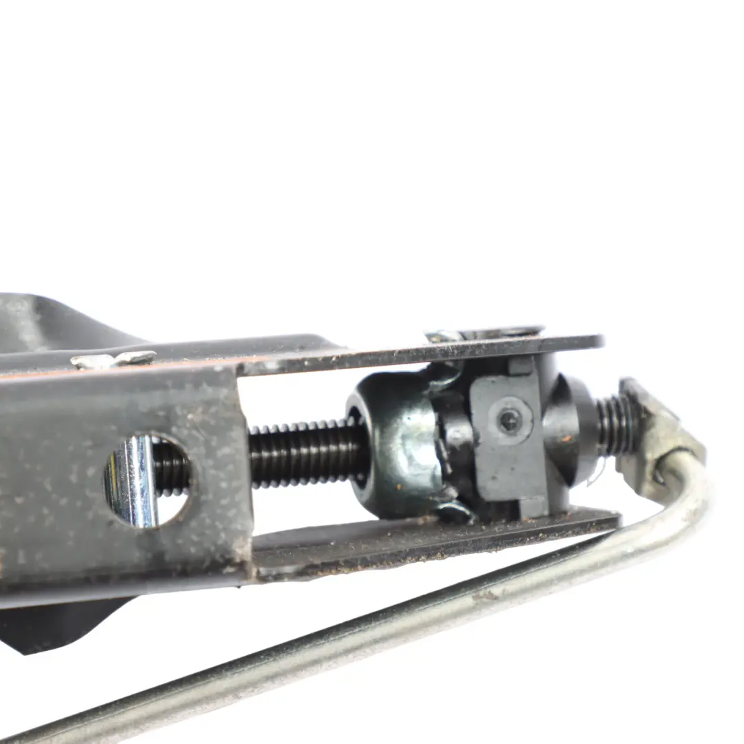 Scissor Car Jack Tool Emergency Lifting Spare Jack to Audi Q7 4L with Part number 7L0011031H Audi Q7 4L Scissor Car Jack Tool Emergency Lifting Spare Jack - SKU 7L0011031H - Part number 7L0011031H