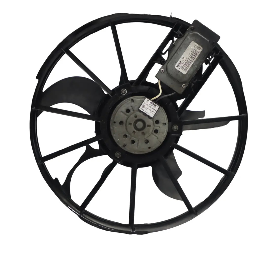 7L Raffreddamento del motore Radiatore Ventola per Volkswagen VW Touareg con numero di parte 7L0121207F Volkswagen VW Touareg 7L Raffreddamento del motore Radiatore Ventola - SKU 7L0121207F - Numero di parte 7L0121207F