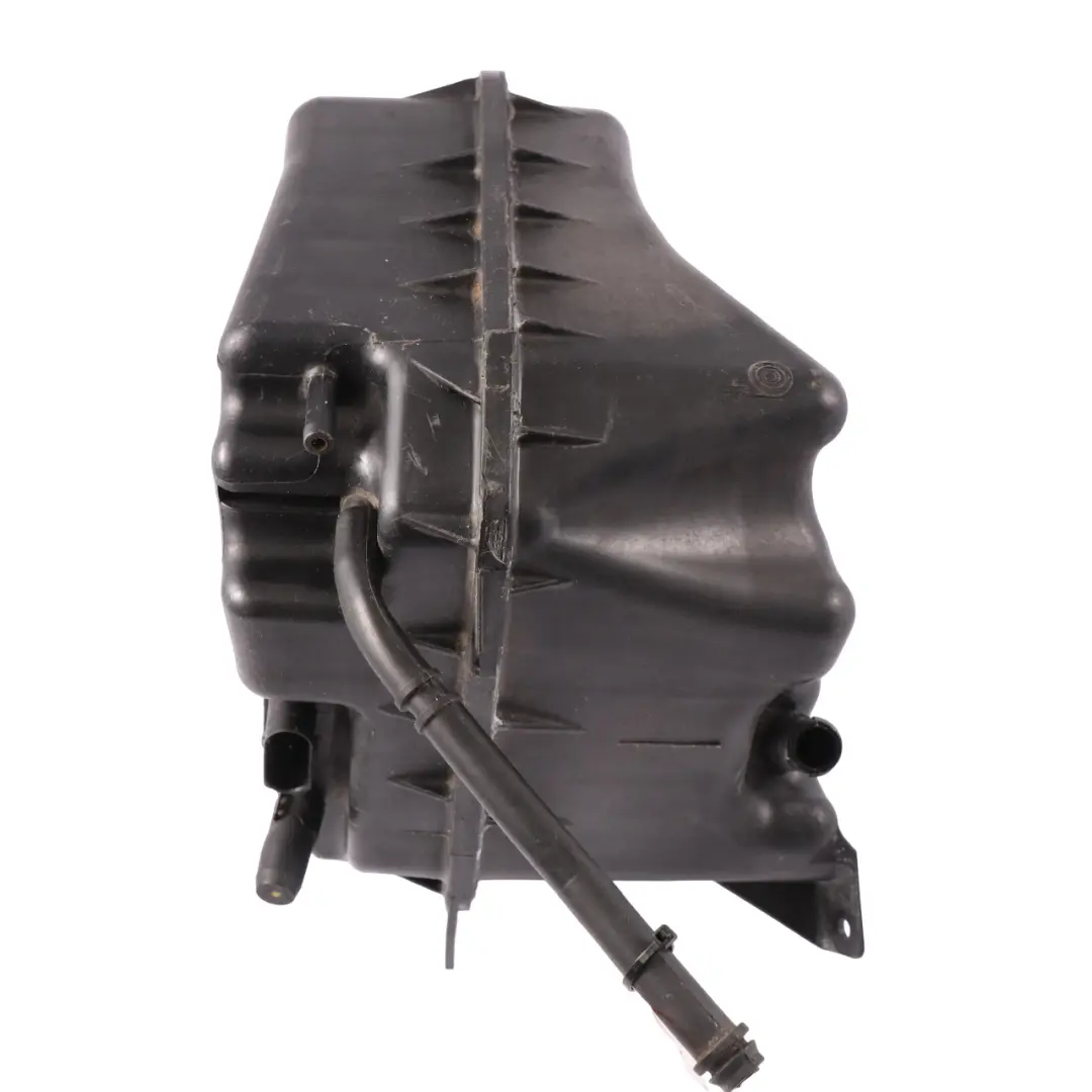 Serbatoio espansione liquido raffreddamento per Volkswagen Touareg 2.5 TDI con numero di parte 7L0121407 Volkswagen Touareg 2.5 TDI Serbatoio espansione liquido raffreddamento - SKU 7L0121407 - Numero di parte 7L0121407