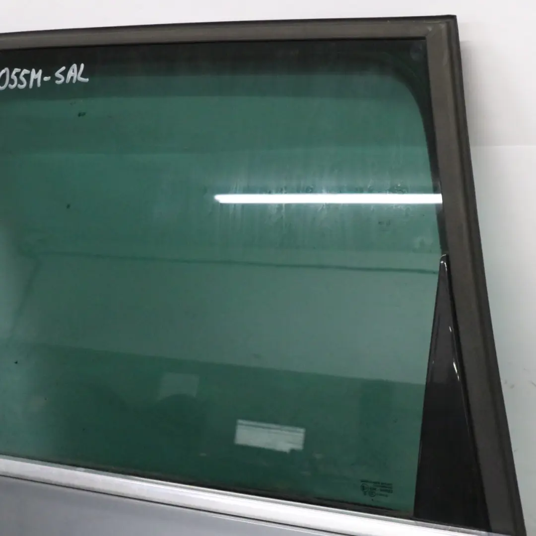 Porta posteriore sinistra Grigio - D7Z per VW Volkswagen Touareg con numero di parte 7L0833055M-SAL VW Volkswagen Touareg Porta posteriore sinistra Grigio - D7Z - SKU 7L0833055M-SAL - Numero di parte 7L0833055M-SAL