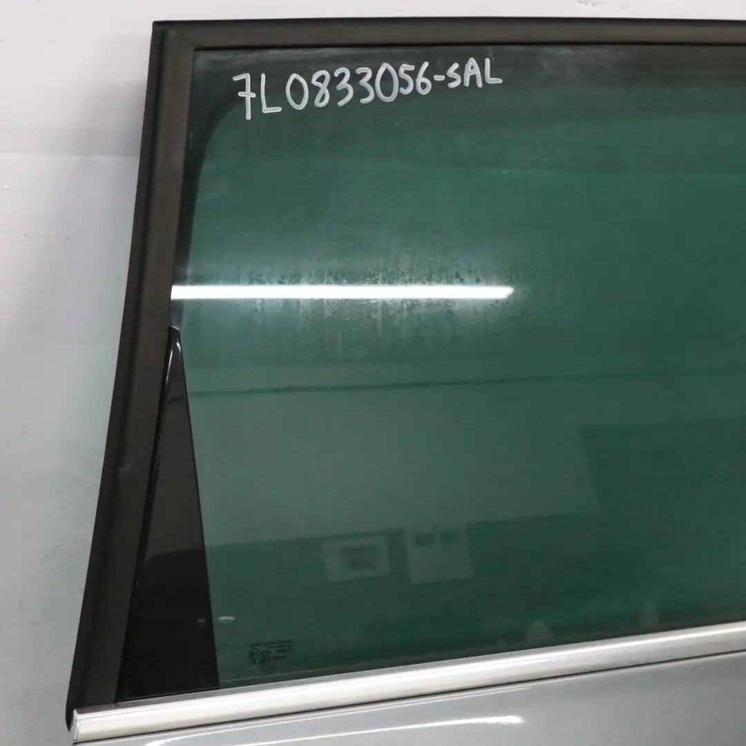 Puerta Trasera Derecha Gris Lago Salado - D7Z para VW Volkswagen Touareg con número de pieza 7L0833056M-SAL VW Volkswagen Touareg Puerta Trasera Derecha Gris Lago Salado - D7Z - SKU 7L0833056M-SAL - Número de pieza 7L0833056M-SAL