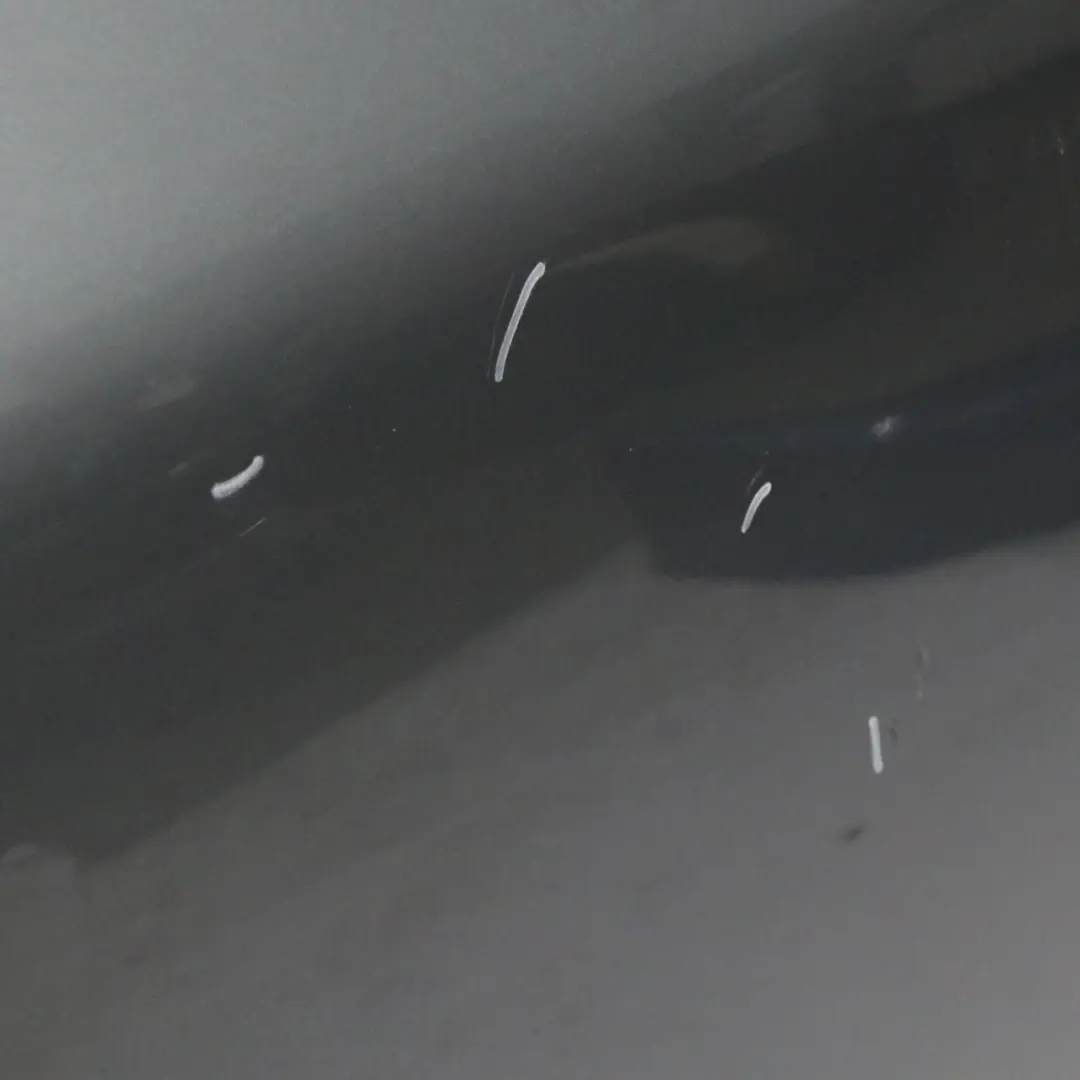 Porta posteriore destra Grigio - D7Z per VW Volkswagen Touareg con numero di parte 7L0833056M-SAL VW Volkswagen Touareg Porta posteriore destra Grigio - D7Z - SKU 7L0833056M-SAL - Numero di parte 7L0833056M-SAL