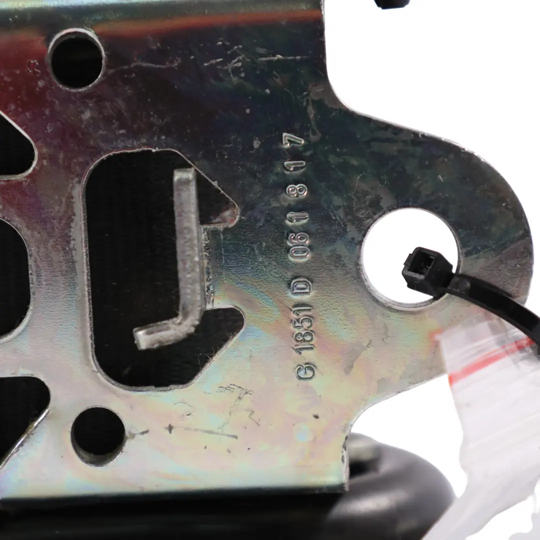 Pas Bezpieczeństwa Lewy Tył do Volkswagen Touareg o numerze 7L0857805 Volkswagen Touareg Pas Bezpieczeństwa Lewy Tył - SKU 7L0857805 - Numer Części 7L0857805