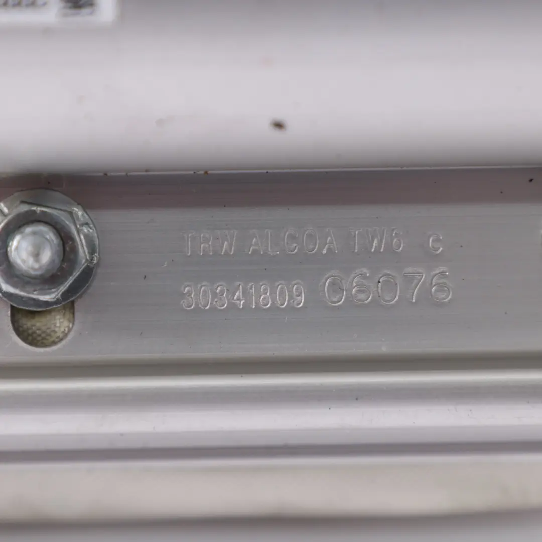 Poduszka Powietrzna Airbag Pasażera do Volkswagen Touareg o numerze 7L0880202E Volkswagen Touareg Poduszka Powietrzna Airbag Pasażera - SKU 7L0880202E - Numer Części 7L0880202E