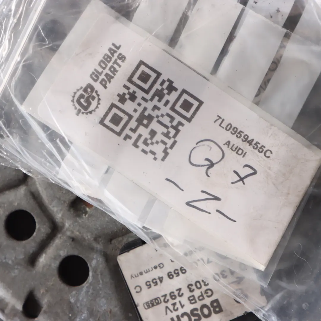 Radiator Fan Blade Motor to Audi Q7 Volkswagen Touareg with Part number 7L0959455C Audi Q7 Volkswagen Touareg Radiator Fan Blade Motor - SKU 7L0959455C - Part number 7L0959455C