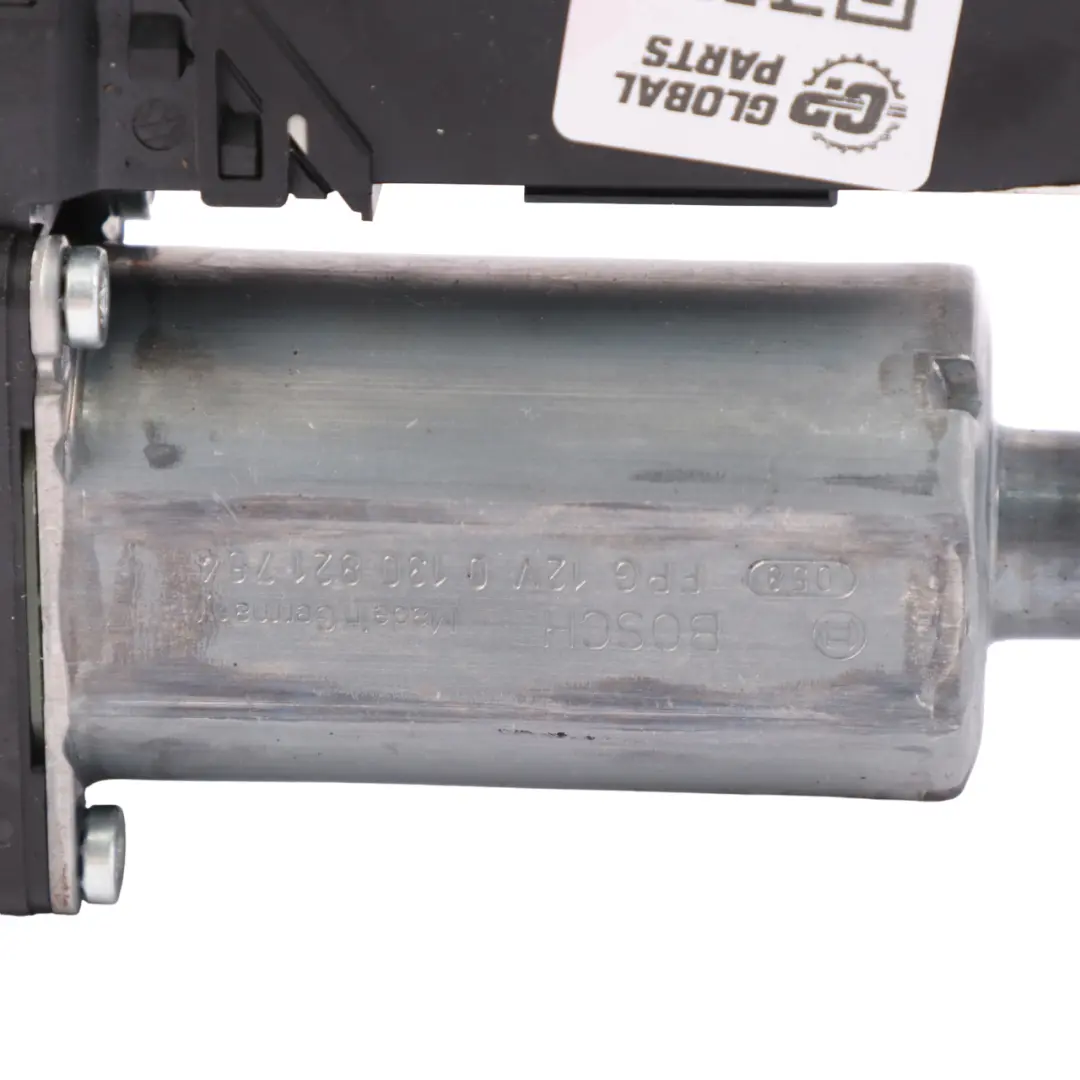 7L Moteur de lève-vitre de porte avant gauche pour Volkswagen Touareg à propos du numéro de pièce 7L0959702K Volkswagen Touareg 7L Moteur de lève-vitre de porte avant gauche - SKU 7L0959702K - Numéro de pièce 7L0959702K