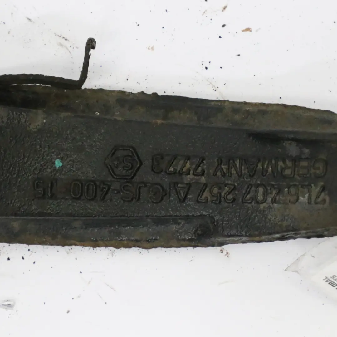 7L Zwrotnica Piasta Lewy Przód do Volkswagen Touareg o numerze 7L6407257A Volkswagen Touareg 7L Zwrotnica Piasta Lewy Przód - SKU 7L6407257A - Numer Części 7L6407257A