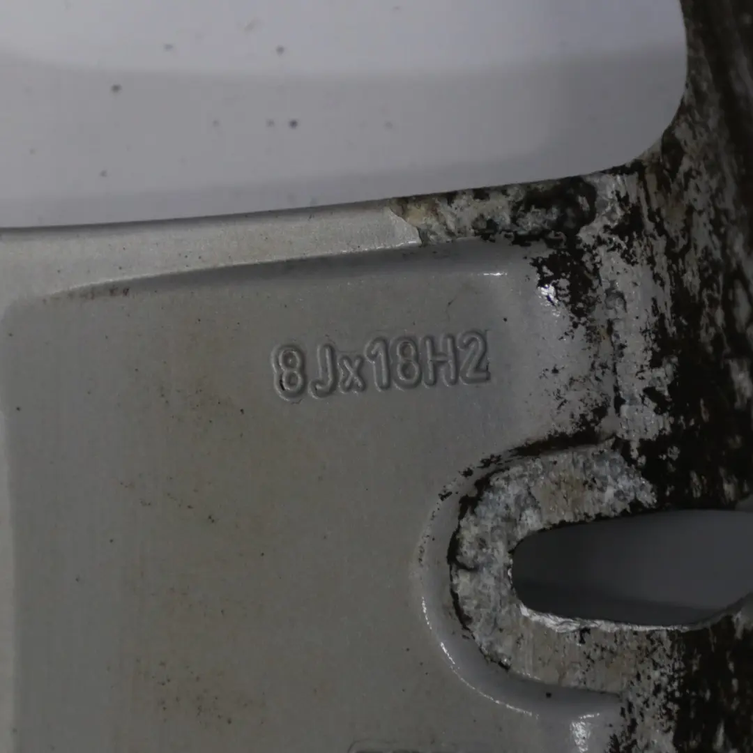 7L Llanta de aleación plateada 18" ET:57 8J para VW Volkswagen Touareg con número de pieza 7L6601025L VW Volkswagen Touareg 7L Llanta de aleación plateada 18" ET:57 8J - SKU 7L6601025L-2 - Número de pieza 7L6601025L