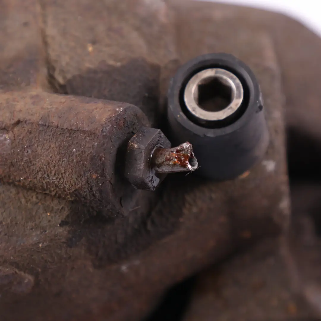 VW Volkswagen Touareg 7L 2.5 Diesel Front Brake Right O/S Caliper - SKU 7L6615124F - Part number 7L6615124F