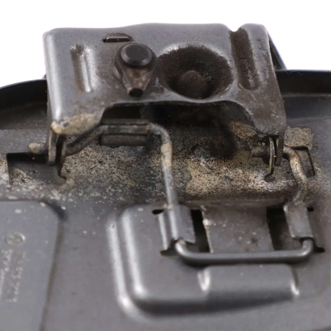 VW Touareg 7L tapa depósito combustible tapa tapa Gris Salado D7Z - SKU 7L6809905B-SAL - Número de pieza 7L6809905B