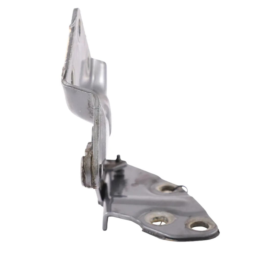 Charnière Hayon Coffre arrière gauche Salt Lake Gris - D7Z pour Volkswagen Touareg à propos du numéro de pièce 7L6823301B-SAL Volkswagen Touareg Charnière Hayon Coffre arrière gauche Salt Lake Gris - D7Z - SKU 7L6823301B-SAL - Numéro de pièce 7L6823301B-SAL