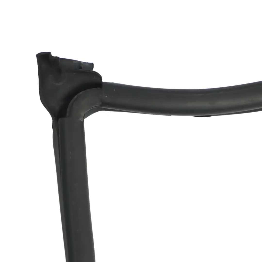 Joint d'étanchéité du capot moteur pour VW Volkswagen Touareg à propos du numéro de pièce 7L6823707C VW Volkswagen Touareg Joint d'étanchéité du capot moteur - SKU 7L6823707C - Numéro de pièce 7L6823707C